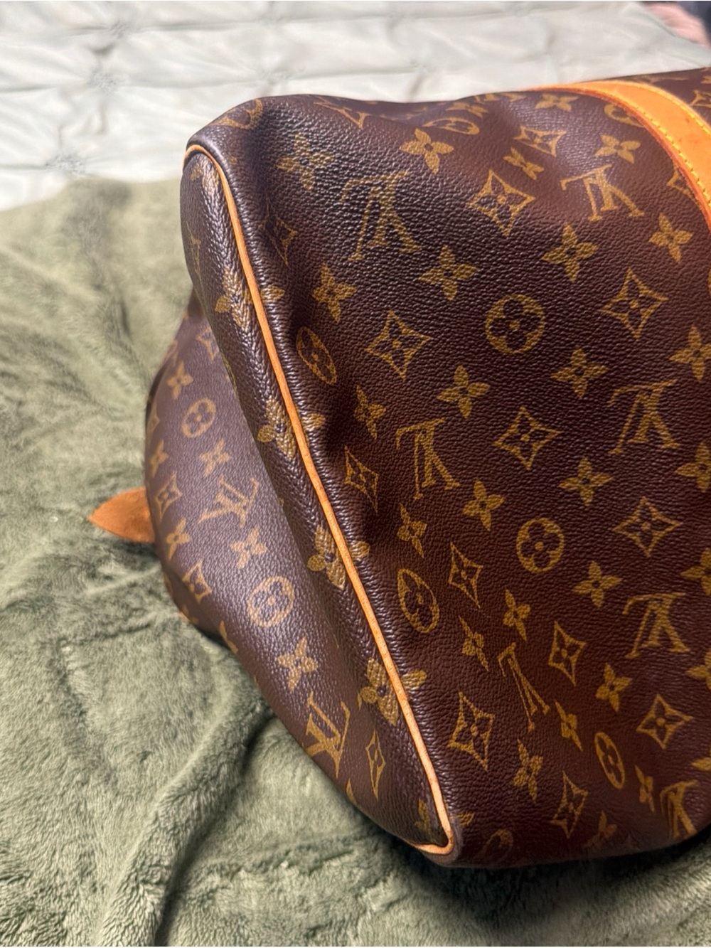 Authentic!Louis Vuitton Brown Monogram Duffel with Tan Leather Trim - Picture 9 of 16